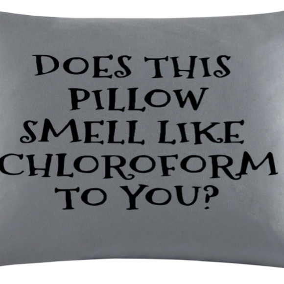 Travel Pillow Does this pillow smell like chloro - Picture 1 of 1
